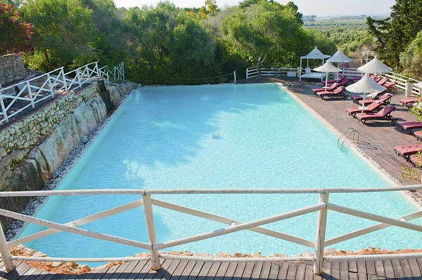 Piscina tra la roccia